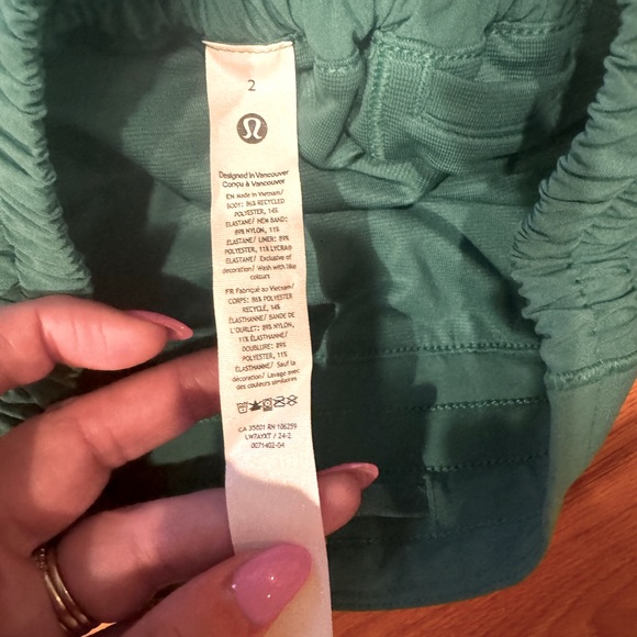 Lululemon Hotty Hot Shorts Cascadia Green - Picture 4 of 4